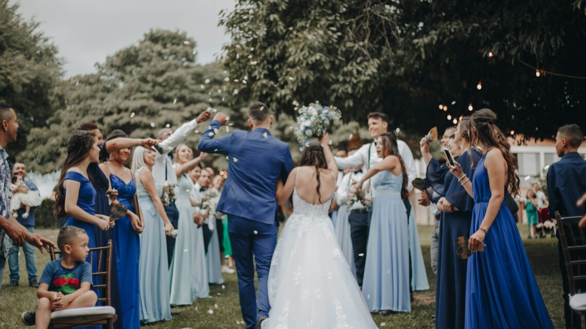 Kærlighed i det fri: Sådan planlægger I jeres drømmebryllup i naturen